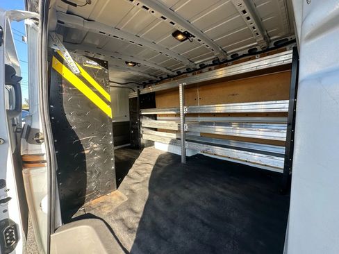 Used 2021 Nissan NV 3500 SV image 17