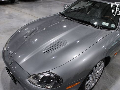 Used 2004 Jaguar XK8 Convertible image 37