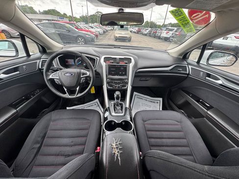 Used 2016 Ford Fusion SE FWD image 15