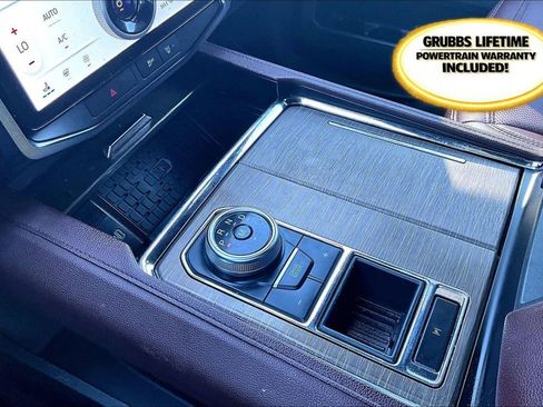 Used 2022 Ford Expedition Limited image 19