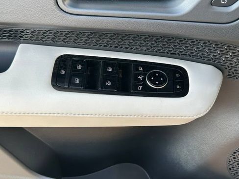 Used 2024 Nissan Ariya AWD image 19