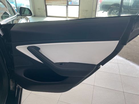 Used 2019 Tesla Model 3 Long Range image 22