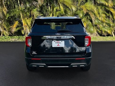 Used 2023 Ford Explorer XLT w/ Equipment Group 202A image 6