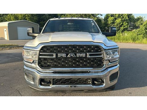 Used 2024 RAM 3500 SLT w/ Quick Order Package 2YG SLT AWD/4WD image 8