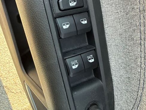 Used 2024 Jeep Compass Latitude AWD/4WD image 14