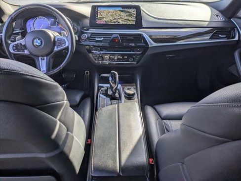 Used 2018 BMW M550i xDrive image 16