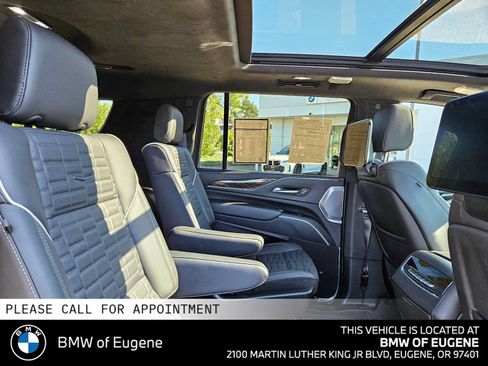Used 2024 Cadillac Escalade ESV Premium Luxury Platinum AWD/4WD image 15