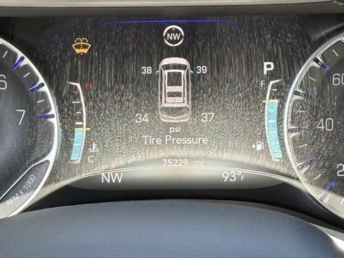 Used 2024 Chrysler Pacifica Touring-L FWD image 15