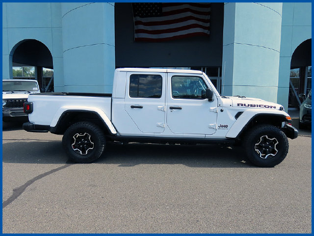 Used 2023 Jeep Gladiator Rubicon w/ Cold Weather Group AWD/4WD image 2