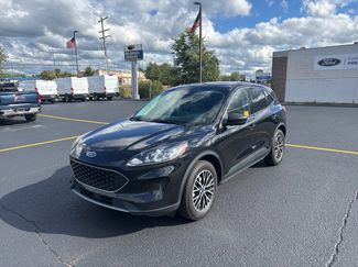 Used 2022 Ford Escape SE image 1