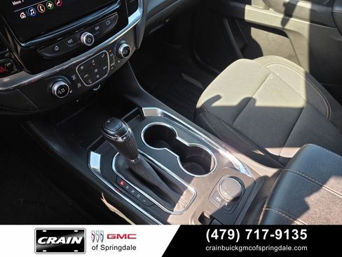 Used 2020 Chevrolet Traverse LT FWD image 19