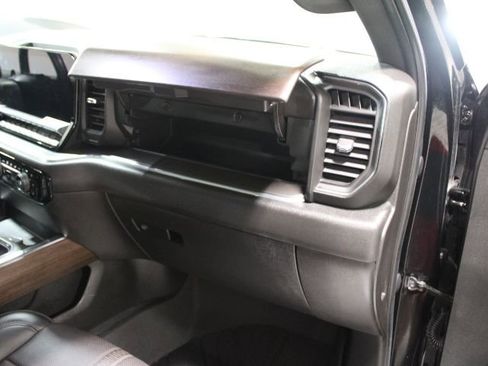 Used 2023 Chevrolet Silverado 1500 High Country w/ High Country Premium Package AWD/4WD image 29