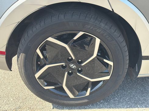 Certified 2024 Hyundai Ioniq 5 Limited RWD image 17