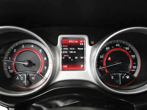 Used 2019 Dodge Journey SE FWD image 25