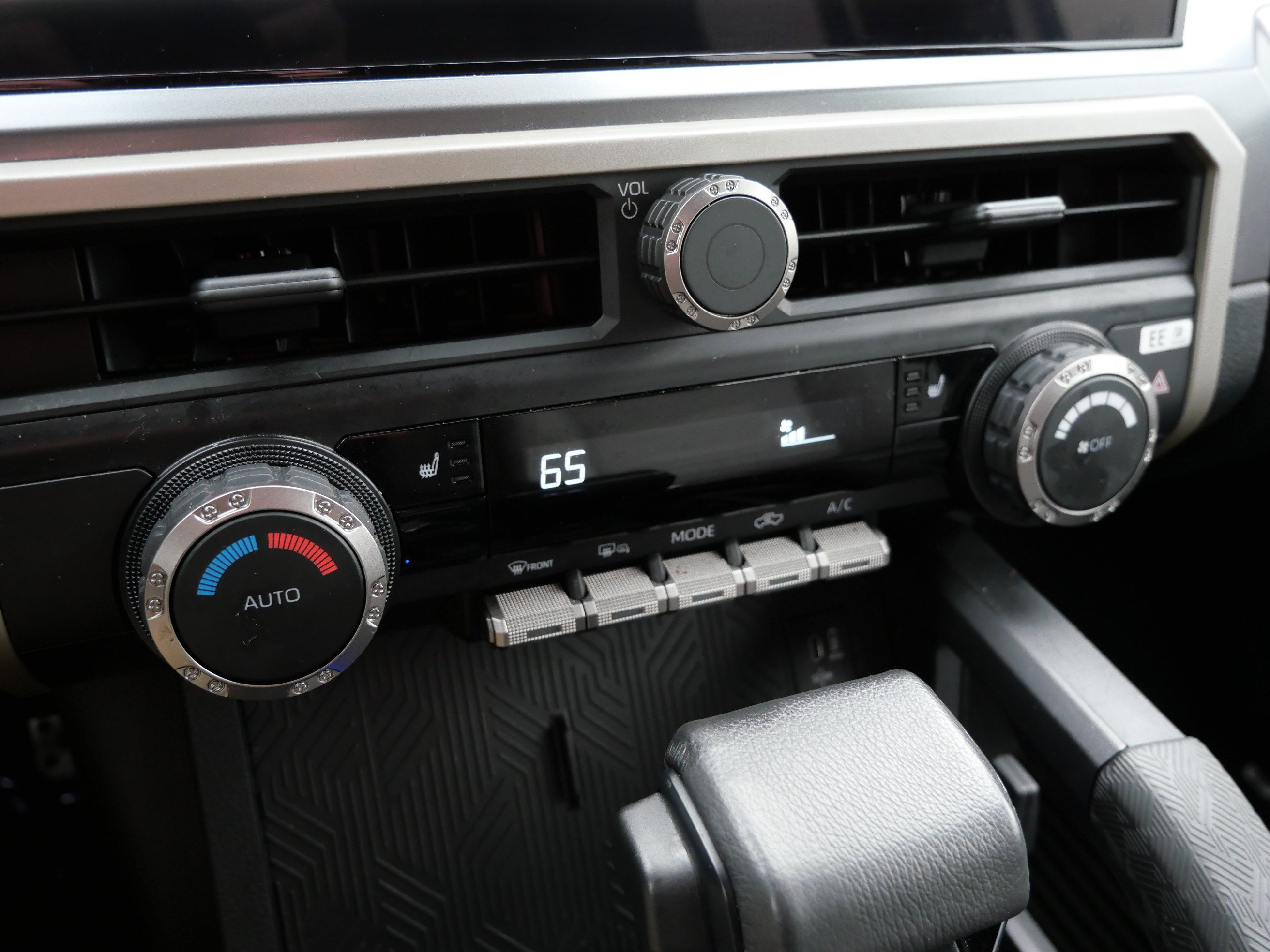 Used 2025 Toyota Tacoma TRD Sport AWD/4WD image 37
