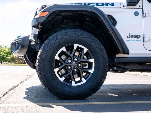 Used 2024 Jeep Wrangler Unlimited Rubicon 4xe AWD/4WD image 10