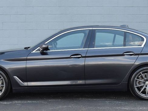 Used 2017 BMW 530i xDrive AWD/4WD image 4