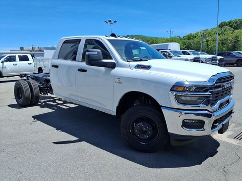 New 2026 RAM 3500 Tradesman AWD/4WD image 2