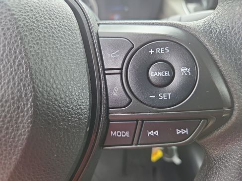 Used 2022 Toyota Corolla LE w/ Carpet Mat Package (TMS) FWD image 27