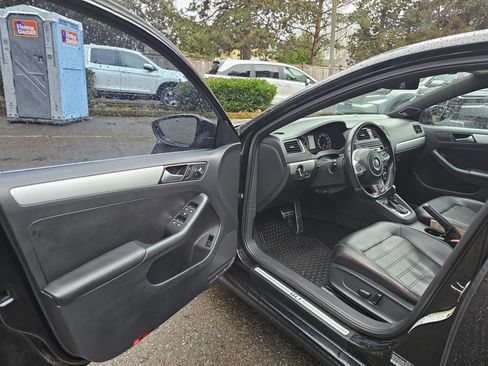 Used 2014 Volkswagen Jetta GLI Autobahn image 21