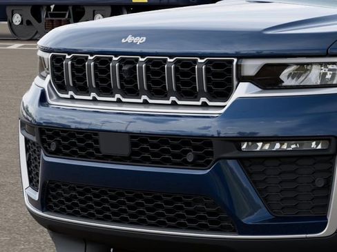 New 2026 Jeep Grand Cherokee Limited AWD/4WD image 11