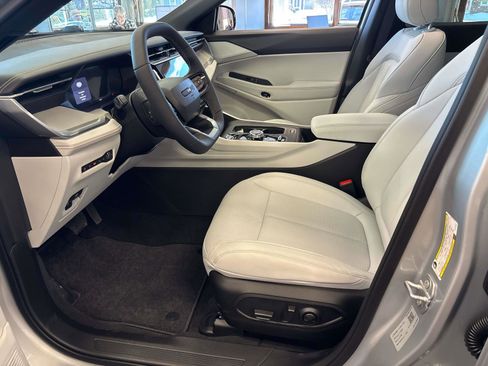 New 2026 Jeep Cherokee Limited image 9