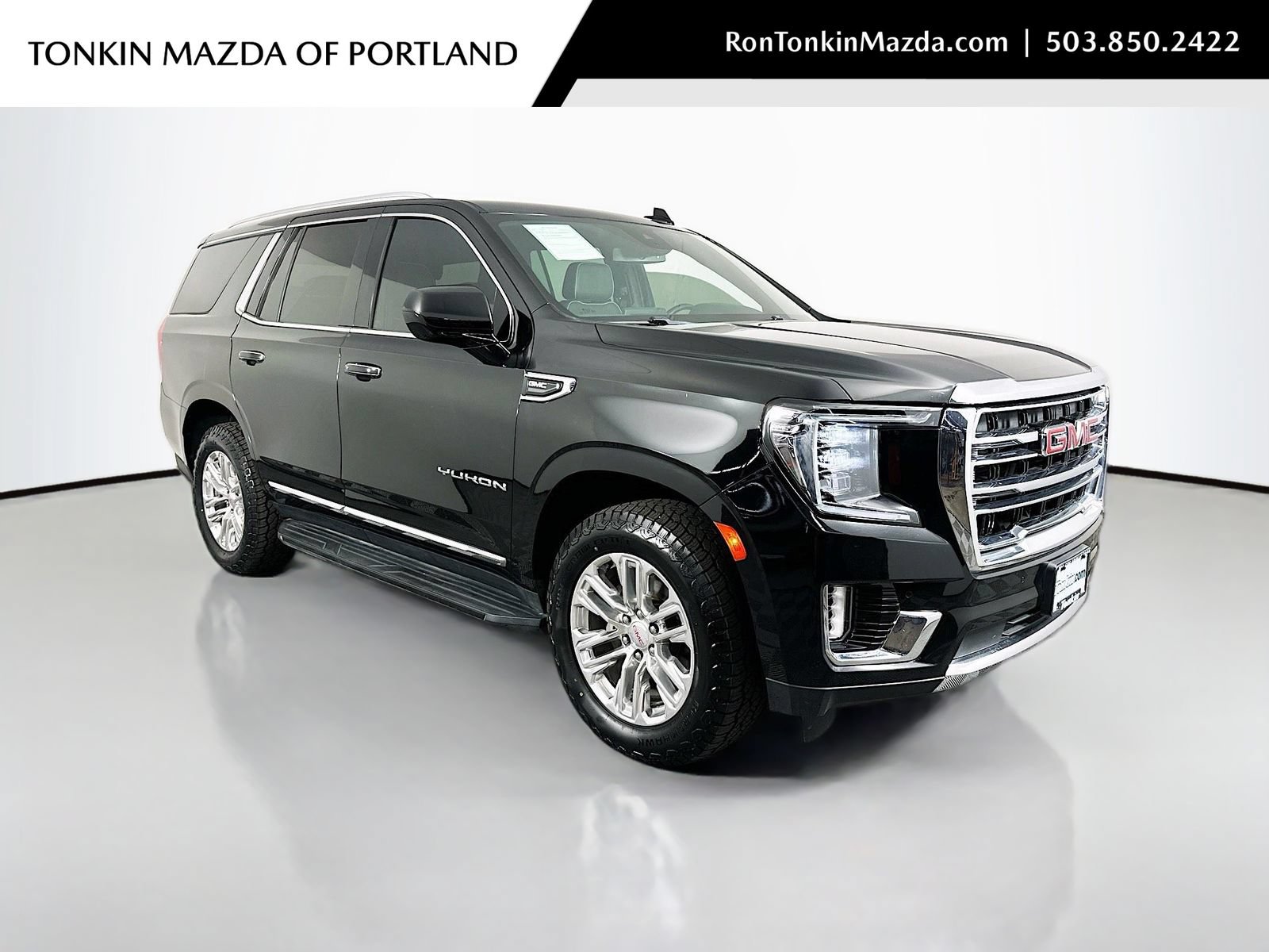 Used 2023 GMC Yukon SLT AWD/4WD image 1