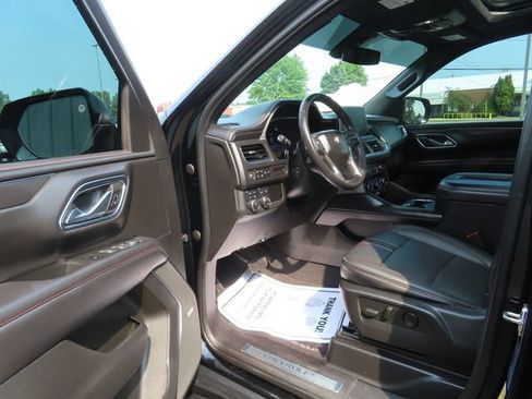Used 2022 Chevrolet Tahoe RST w/ Luxury Package AWD/4WD image 17