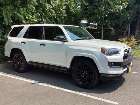 Used 2021 Toyota 4Runner Nightshade AWD/4WD image 8