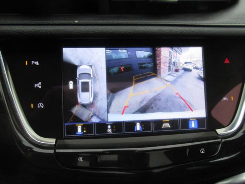 Used 2024 Cadillac XT6 Premium Luxury w/ Technology Package AWD/4WD image 32
