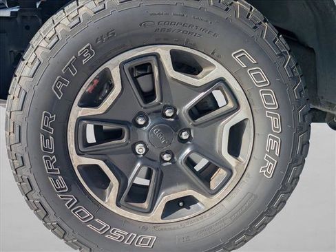 Used 2016 Jeep Wrangler Unlimited Sport w/ Connectivity Group image 13