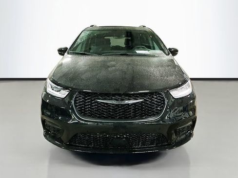 New 2026 Chrysler Pacifica Select w/ S Appearance Package AWD/4WD image 4