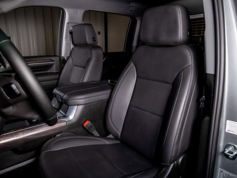 Used 2024 Chevrolet Silverado 2500 LTZ w/ LTZ Plus Package image 4