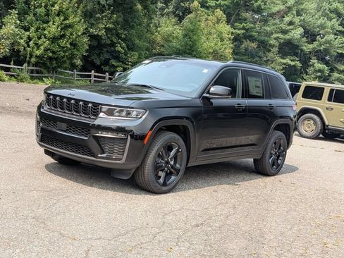 New 2026 Jeep Grand Cherokee Limited w/ Limited Altitude Package AWD/4WD image 7
