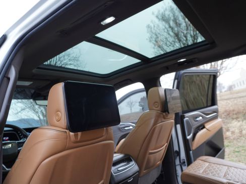 Used 2021 Cadillac Escalade ESV Sport w/ Driver Assist Tech Package image 29