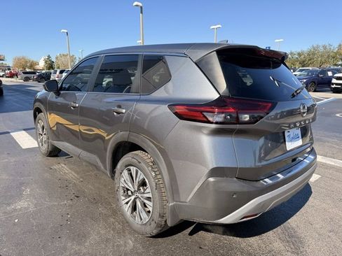 Used 2022 Nissan Rogue SV image 8