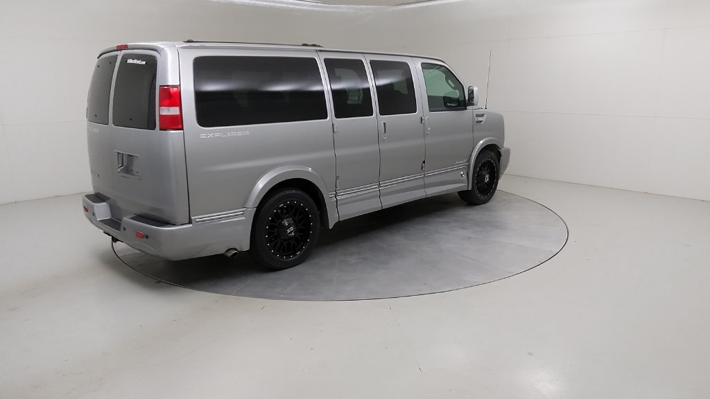 Used 2020 Chevrolet Express 2500 w/ Enhanced Convenience Package RWD image 12