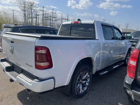 Used 2019 RAM 1500 Laramie AWD/4WD image 2