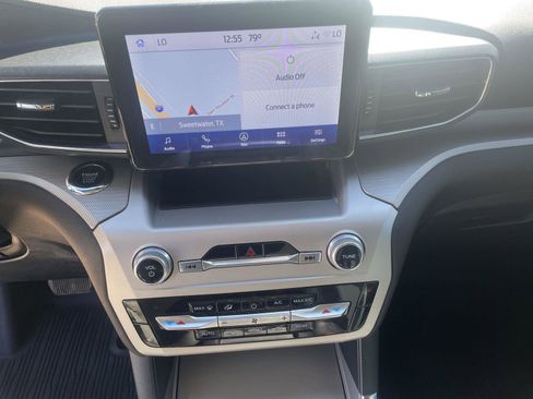 Used 2022 Ford Explorer XLT w/ Equipment Group 202A image 17