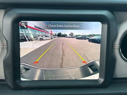 Used 2023 Jeep Gladiator Overland AWD/4WD image 24