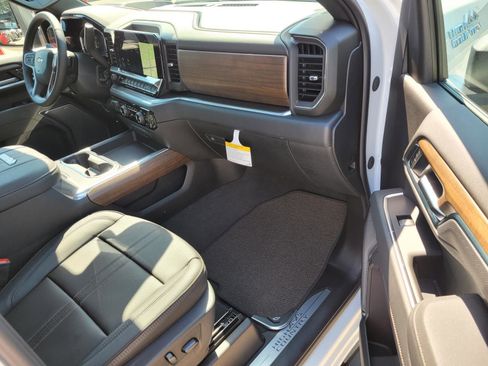 New 2026 Chevrolet Silverado 3500 High Country w/ High Country Premium Package AWD/4WD image 6