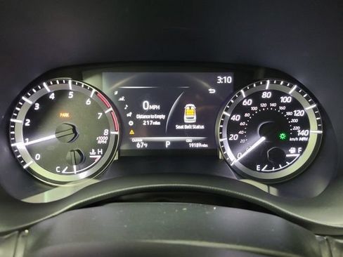 Used 2023 Toyota Highlander LE FWD image 28