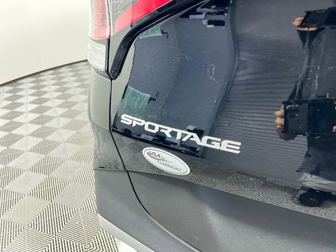 Certified 2025 Kia Sportage EX FWD image 5
