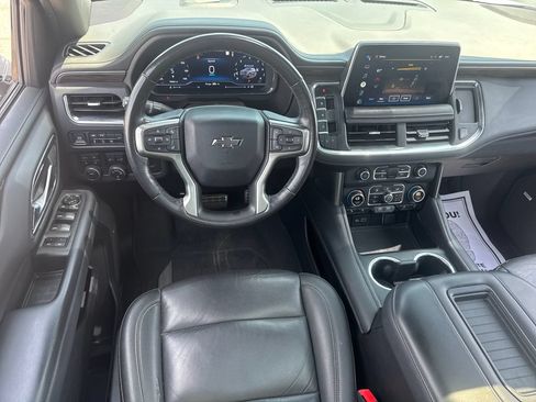 Used 2022 Chevrolet Tahoe Z71 w/ Luxury Package AWD/4WD image 15