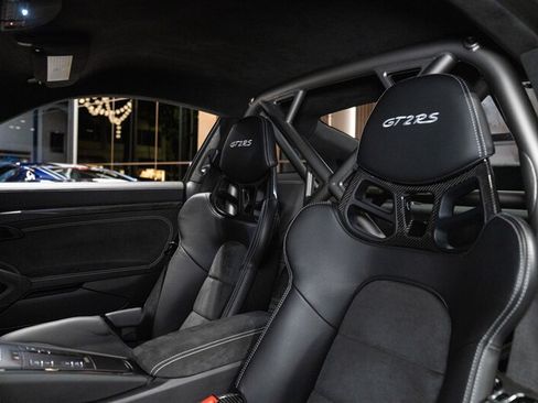 Used 2018 Porsche 911 GT2 RS RWD image 24