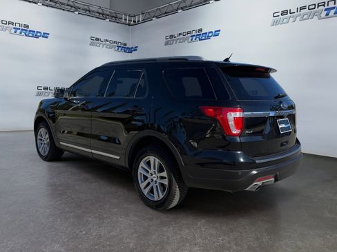 Used 2018 Ford Explorer XLT w/ Equipment Group 201A image 7