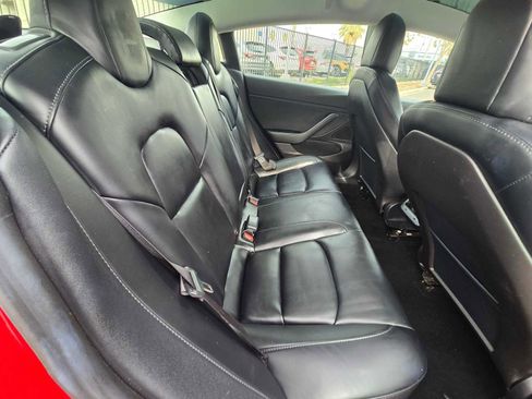 Used 2019 Tesla Model 3 Standard Range image 14