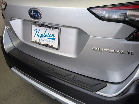 Used 2020 Subaru Outback Limited AWD/4WD image 7