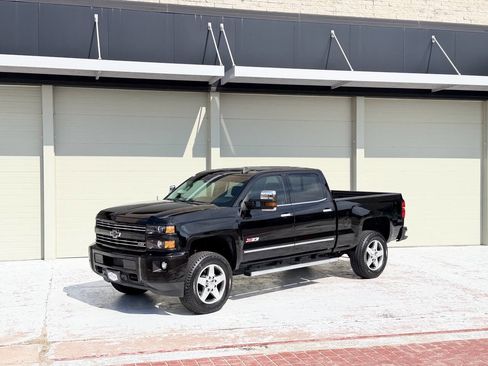 Used 2016 Chevrolet Silverado 2500 LTZ w/ Duramax Plus Package AWD/4WD image 6