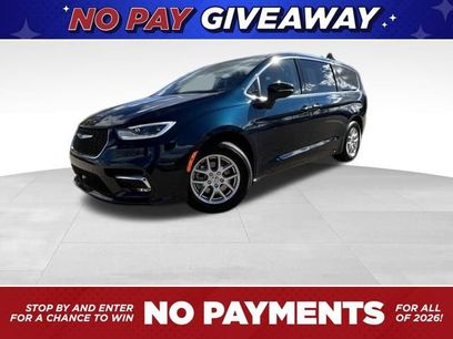 Used 2023 Chrysler Pacifica Touring-L